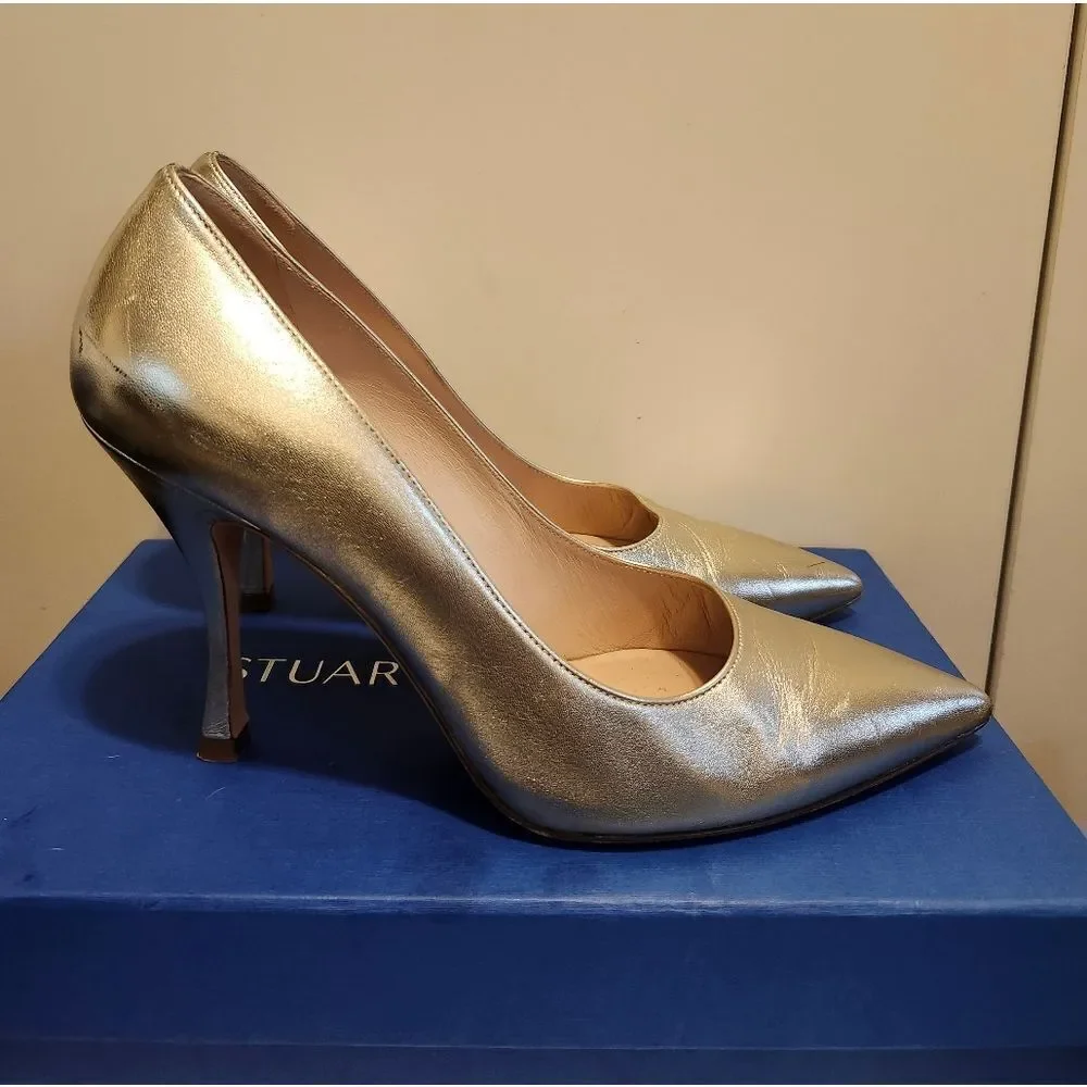 Stuart Weitzman Gold Metallic Leather Classic Stiletto Pumps Size 9 Ret.$425